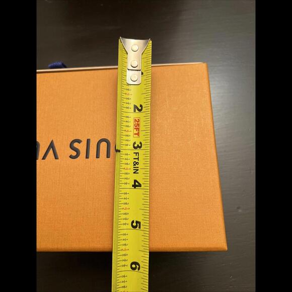 LOUIS VUITTON Box 10x5.5 - Picture 6 of 6